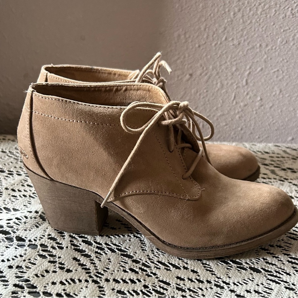 Rocket Dog suede heeled Ankle Boots size 7.5